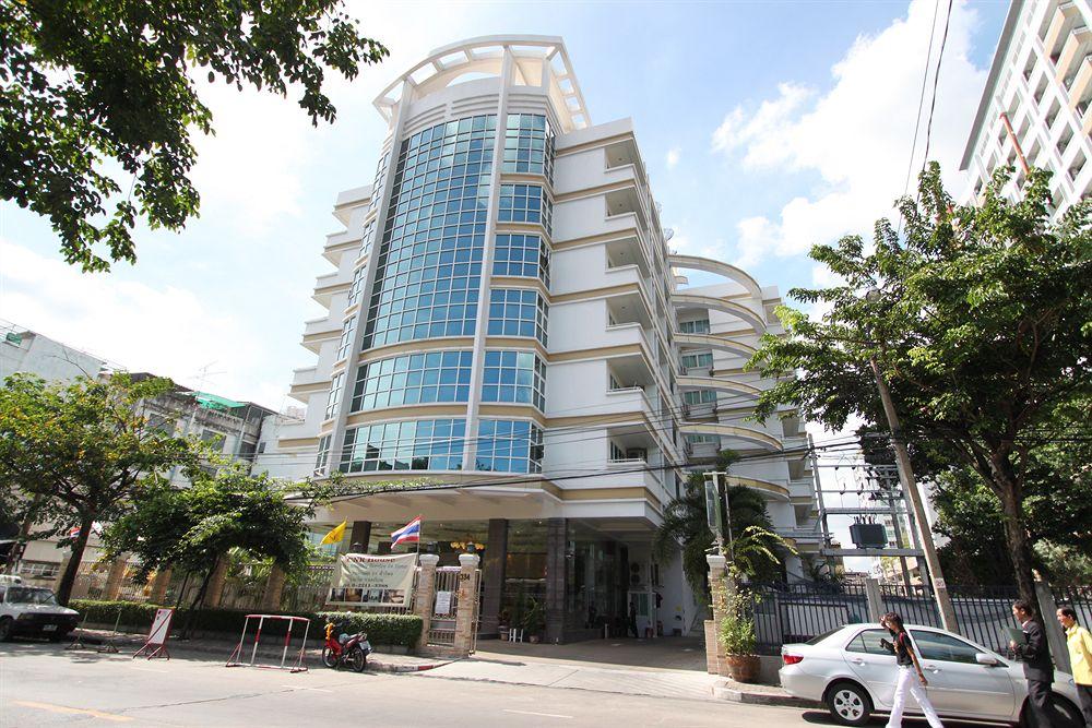 Miloft Sathorn Hotel - Sha Plus Certified Bangkok Exterior foto The university library