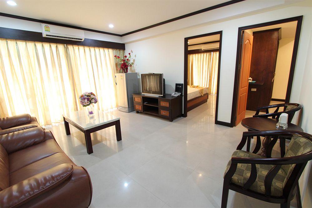 Miloft Sathorn Hotel - Sha Plus Certified Bangkok Exterior foto A typical apartment