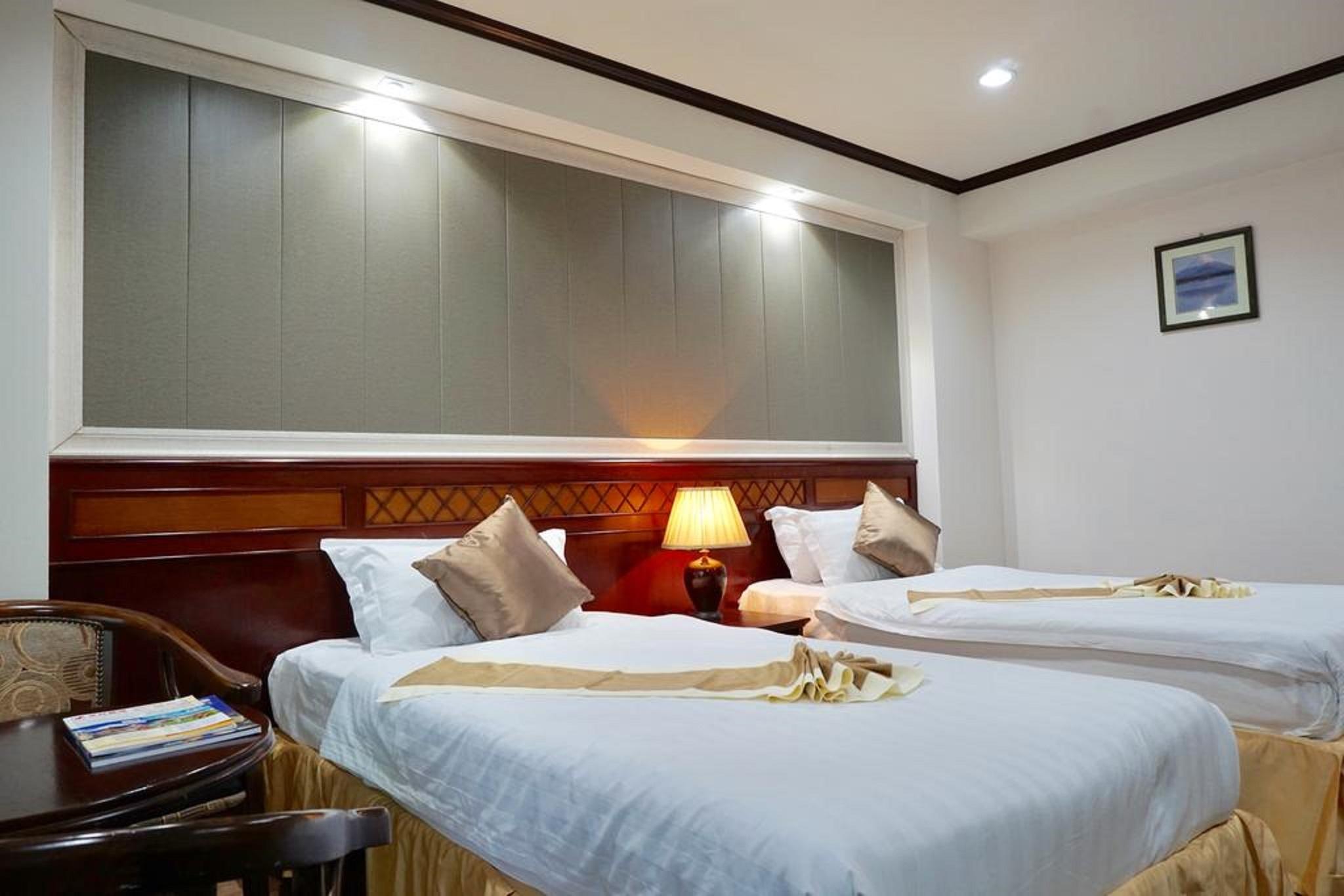 Miloft Sathorn Hotel - Sha Plus Certified Bangkok Exterior foto Deluxe Room