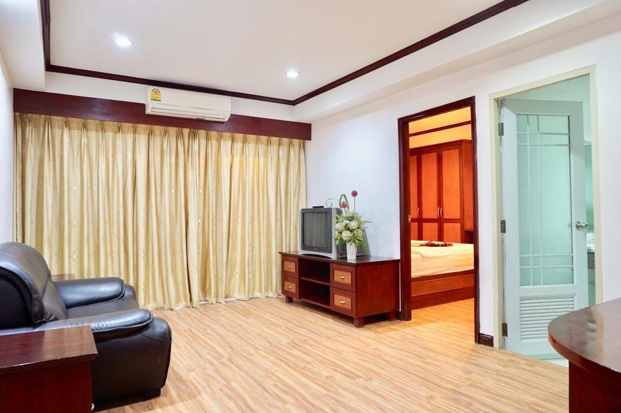 Miloft Sathorn Hotel - Sha Plus Certified Bangkok Exterior foto
