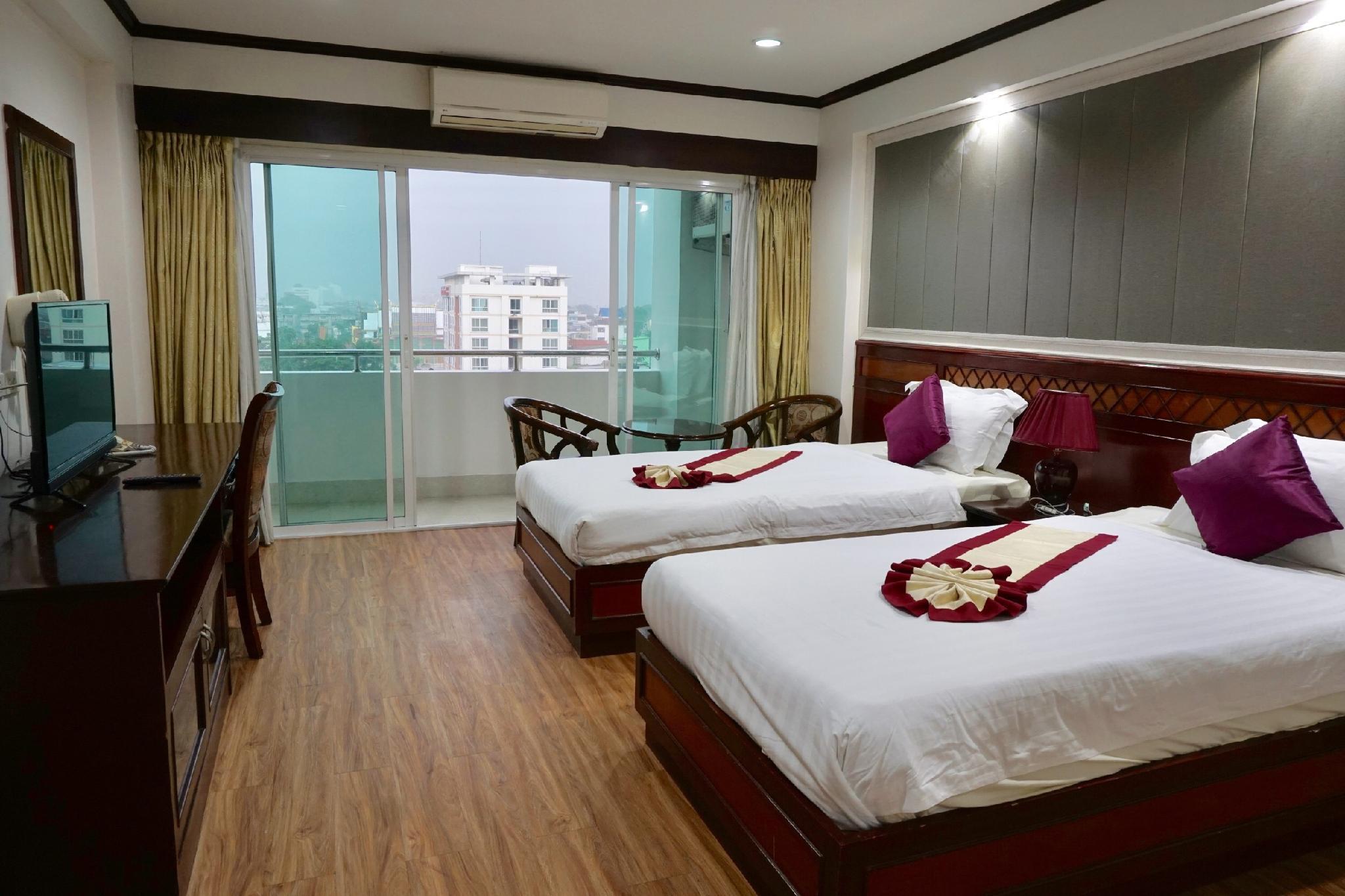 Miloft Sathorn Hotel - Sha Plus Certified Bangkok Exterior foto Deluxe Room