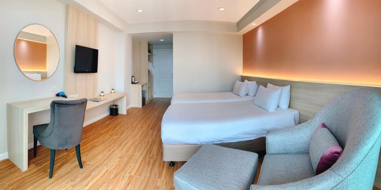 Miloft Sathorn Hotel - Sha Plus Certified Bangkok Exterior foto Deluxe Room