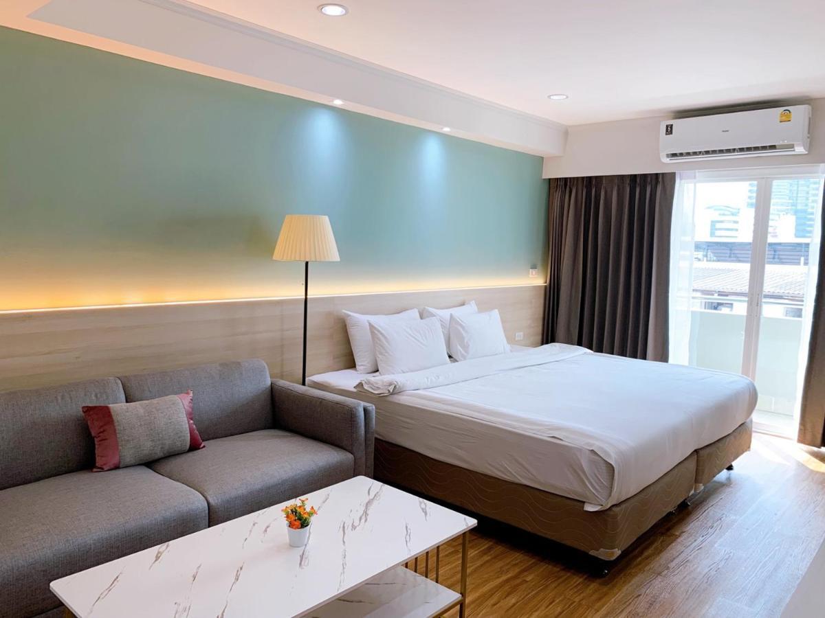 Miloft Sathorn Hotel - Sha Plus Certified Bangkok Exterior foto Deluxe Room