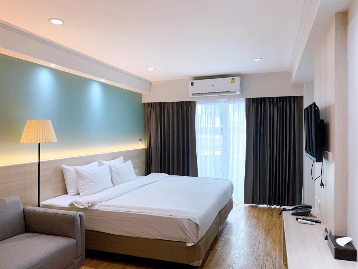 Miloft Sathorn Hotel - Sha Plus Certified Bangkok Exterior foto