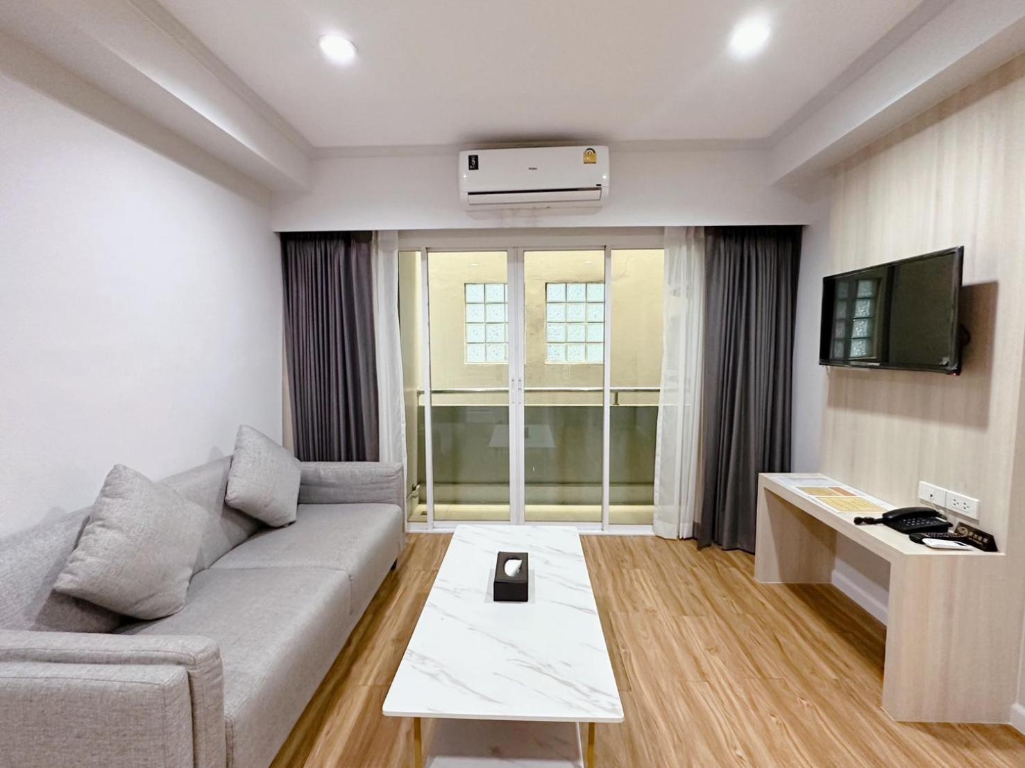 Miloft Sathorn Hotel - Sha Plus Certified Bangkok Exterior foto A 3D rendering of a living room